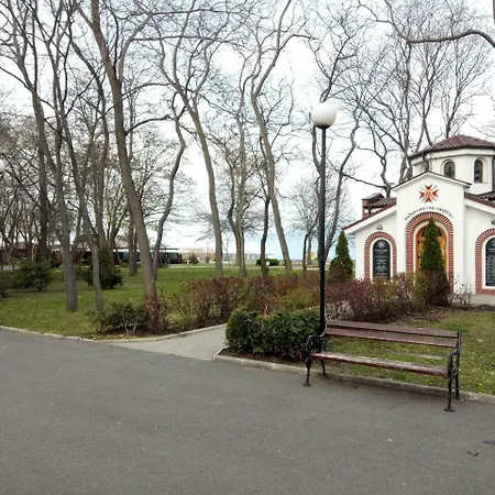 Studio Aleksandr * بورغاس